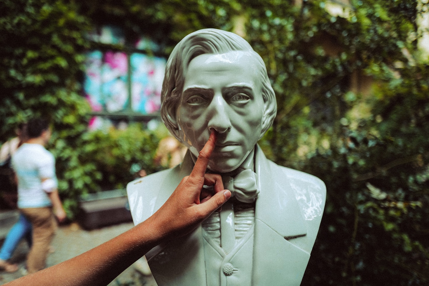 860 Area Humor: Breaking Down Social Norms